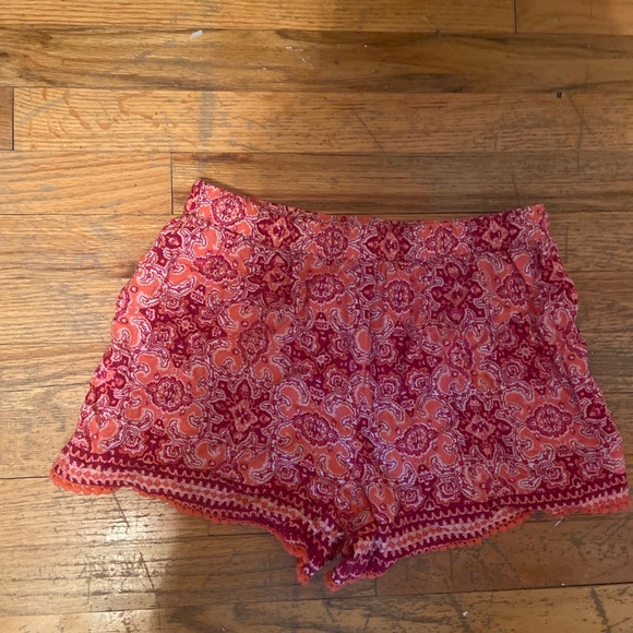 Pink pattern shorts - Picture 2 of 3